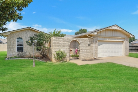 Home For Sale In Elk City, Oklahoma - image 3