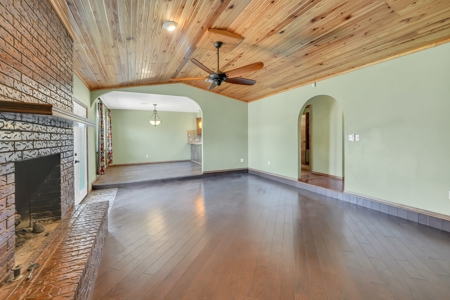 Home For Sale In Elk City, Oklahoma - image 12