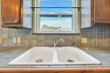 Home For Sale In Elk City, Oklahoma - image 21