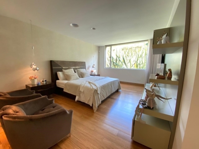 Home with smart features and jacuzzi - image 34