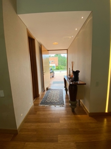 Home with smart features and jacuzzi - image 5