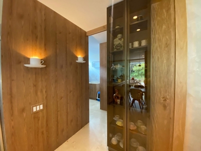 Home with smart features and jacuzzi - image 6