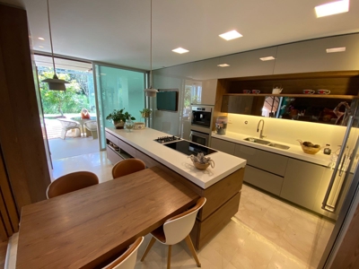 Home with smart features and jacuzzi - image 41