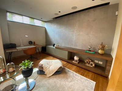 Home with smart features and jacuzzi - image 26