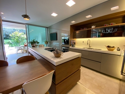 Home with smart features and jacuzzi - image 42