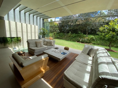 Home with smart features and jacuzzi - image 13