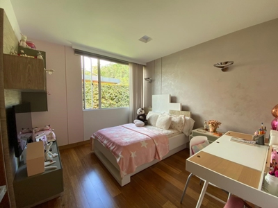 Home with smart features and jacuzzi - image 36