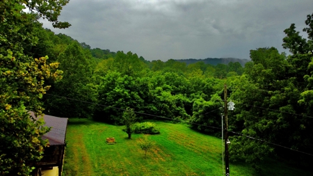 Home on 18.98 acres in Vanceburg Kentucky - image 10