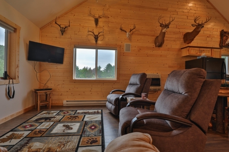 Hunting Camp for Sale in Clark County, Wisconsin - image 9