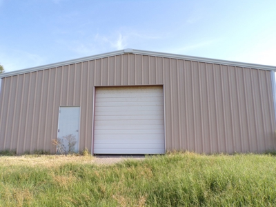 Rural Oasis with Acreage Home and Barns in Dacoma, OK - image 12