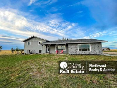 Mt Small Acreage Grazing Renovated House, Barn, Outbuildings - image 14