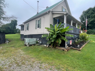Home in Burkesville, Kentucky - image 2