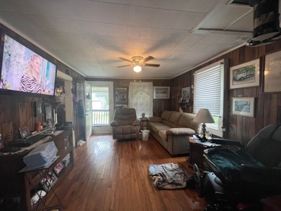 Home in Burkesville, Kentucky - image 10