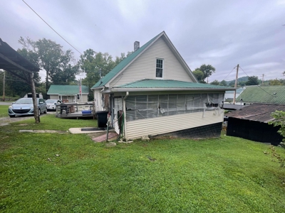 Home in Burkesville, Kentucky - image 5