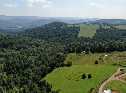 Experience Serene Country Living with Breathtaking Mountain - image 15