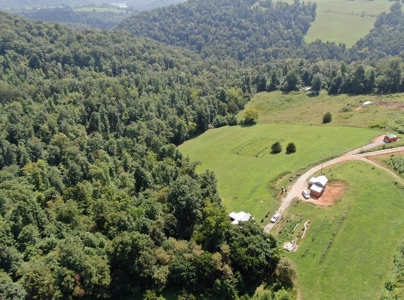 Experience Serene Country Living with Breathtaking Mountain - image 21