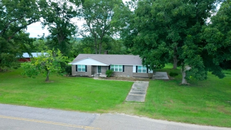 Country Home On 10.2 acres - image 36