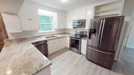 Country Home On 10.2 acres - image 3