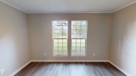 Country Home On 10.2 acres - image 14