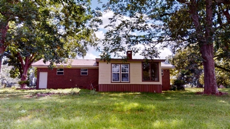 Country Home On 10.2 acres - image 29