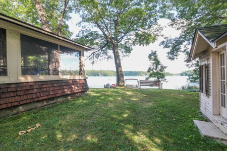 Chain O' Lakes Home For Sale in Waupaca WI - image 14