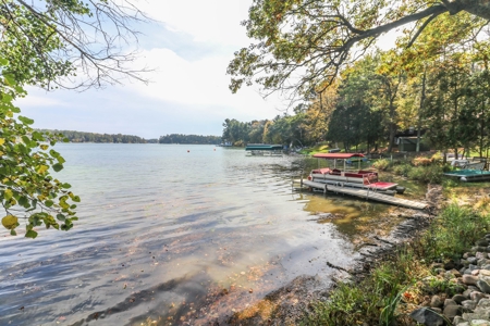 Chain O' Lakes Home For Sale in Waupaca WI - image 17