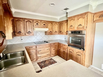 Country Living, Well Maintained, Mature Trees, Large Shop - image 17