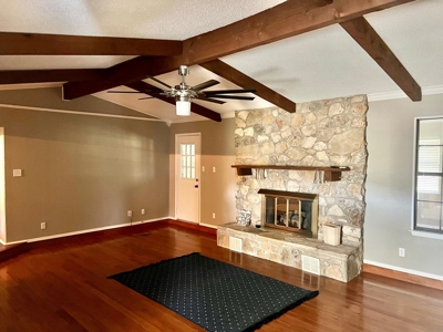 Country Living, Well Maintained, Mature Trees, Large Shop - image 23