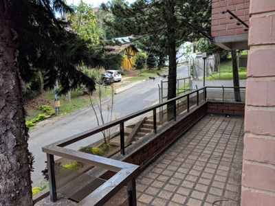 Perfectly Located Apartment with potential - image 13