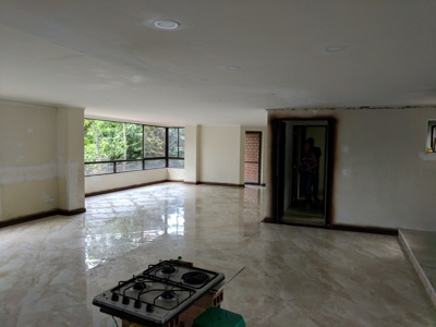 Perfectly Located Apartment with potential - image 15