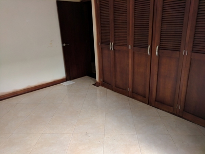 Perfectly Located Apartment with potential - image 12