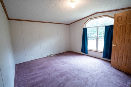 Well Maintained Mobile Home - image 16