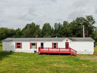 Well Maintained Mobile Home - image 1
