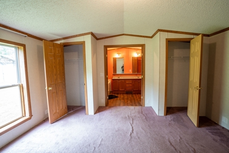 Well Maintained Mobile Home - image 12