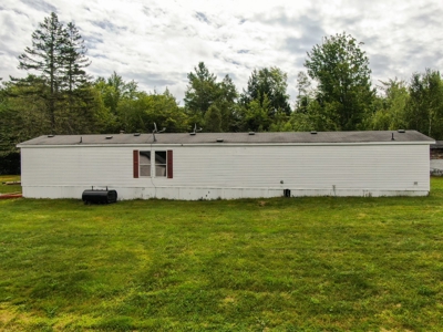Well Maintained Mobile Home - image 6