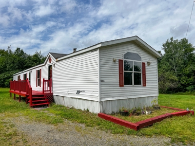 Well Maintained Mobile Home - image 2