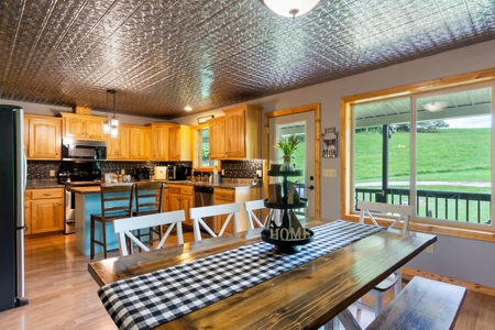 Country Home in Pall Mall, Tennessee - image 11