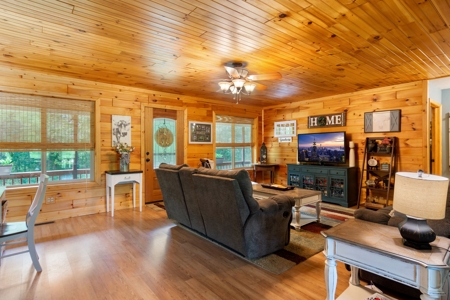 Country Home in Pall Mall, Tennessee - image 14