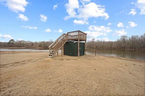 668 Acre Turnkey Hunting Property Sleeps 22 in West AL