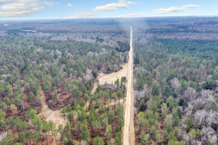 668 Acre Turnkey Hunting Property Sleeps 22 in West AL - image 43