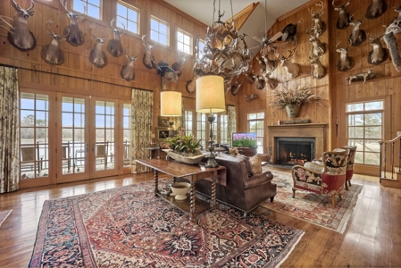 668 Acre Turnkey Hunting Property Sleeps 22 in West AL - image 3