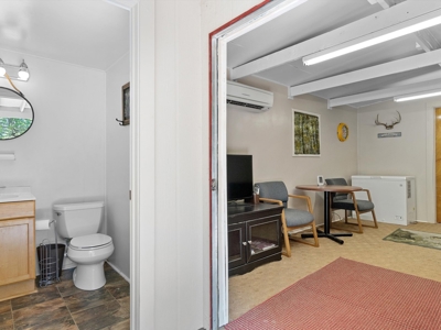 3/3/4 Lakefront Home Holly Lake Ranch East Texas Wood County - image 36