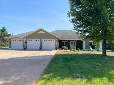 Home on 10 Acres w/ Outbuildings For Sale in Willow River MN - image 2