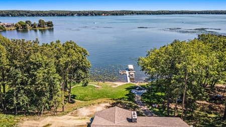 Up North getaway without the drive - Gull Lake cottage - image 22