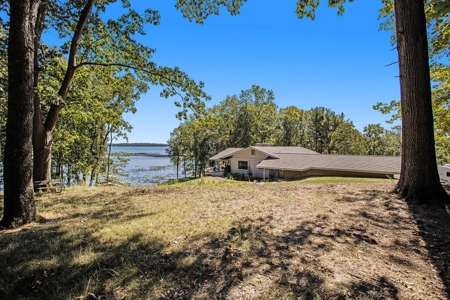 Up North getaway without the drive - Gull Lake cottage - image 13