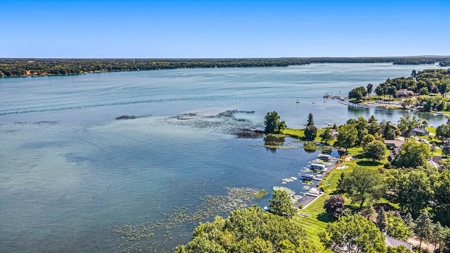 Up North getaway without the drive - Gull Lake cottage - image 44
