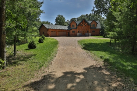 Log Home with Hunting Land for Sale in Marquette County, WI - image 2