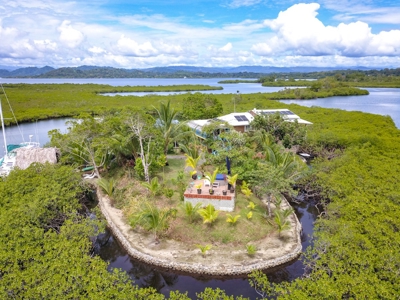 Small Private Island Home, Bocas del Toro - image 36