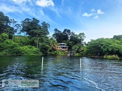Charming Waterfront Home, Bocas del Toro Panama - image 3