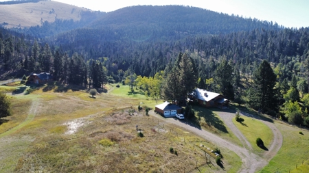Lincoln, MT Country Home - image 38